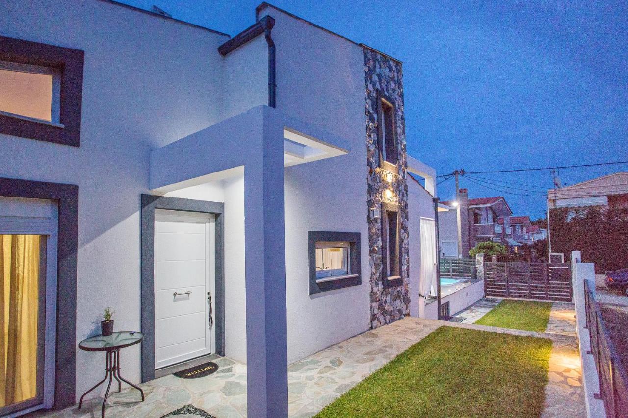 Joy C Deluxe Villa Nea Iraklitsa Buitenkant foto