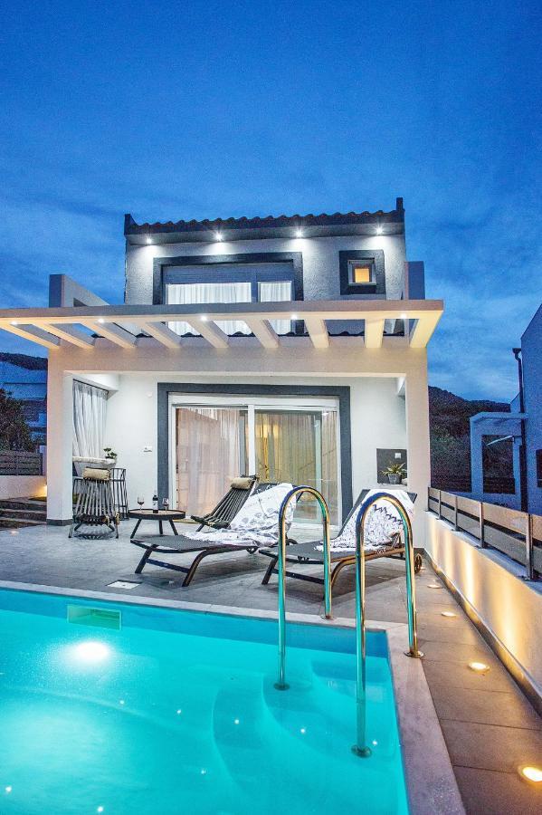 Joy C Deluxe Villa Nea Iraklitsa Buitenkant foto